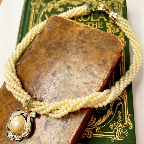 Vintage Signed Twisted Faux Pearls Statement Pendant Necklace - Picture 2 of 10